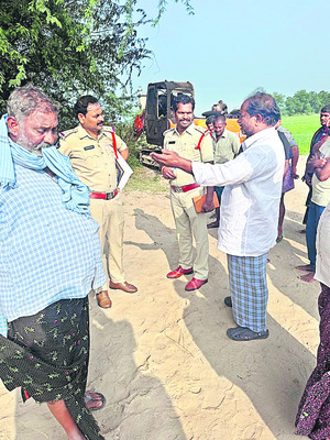 తమ్ముళ్ల మధ్య ఇసుక ‘ఫైర్‌’ 1