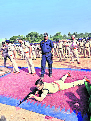 ఫైరింగ్‌ శిక్షణను పరిశీలించిన ఎస్పీ 1