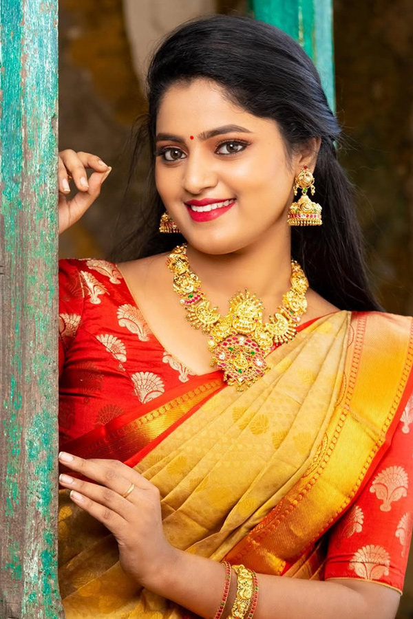 Maavaru Mastaru Serial Heroine Sangeetha Photos 15