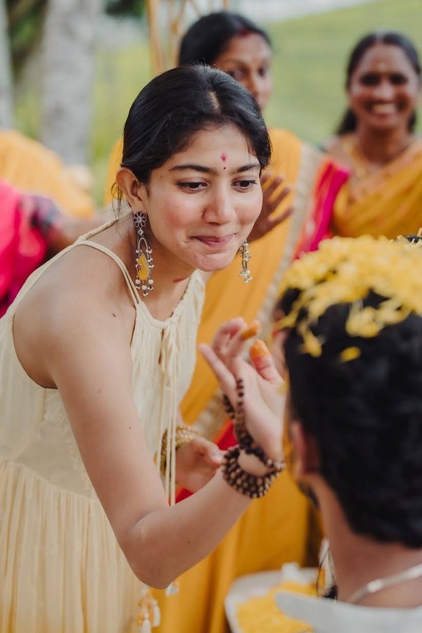 Actress Sai Pallavi Shares Emotional Post on Social media photos35