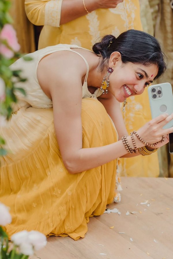 Actress Sai Pallavi Shares Emotional Post on Social media photos40