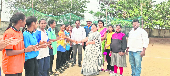 సాధారణ ప్రసవాలను  పెంచాలి1