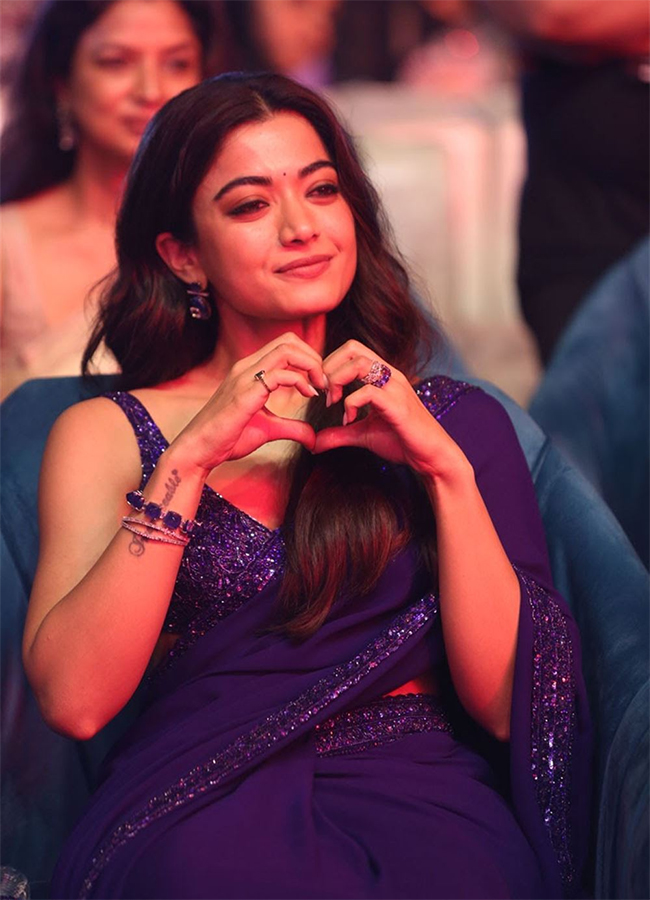 Actress Rashmika Mandanna Pushpa 2 Pre Release Event Photos11