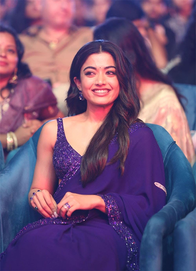 Actress Rashmika Mandanna Pushpa 2 Pre Release Event Photos4