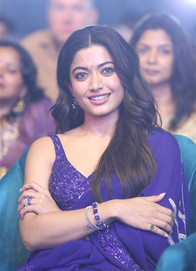 Actress Rashmika Mandanna Pushpa 2 Pre Release Event Photos9