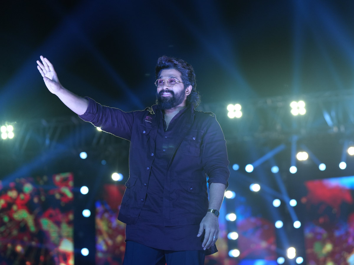 Hero Allu Arjun Pushpa 2 Pre Release Event At Hyderabad Photos42