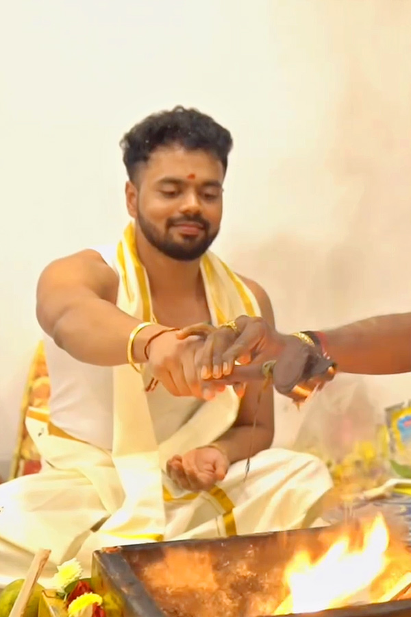 Youtuber Nikhil Vijayendra Simha performs Ganesh Homam At His Home Photos Goes Viral on Social Media8