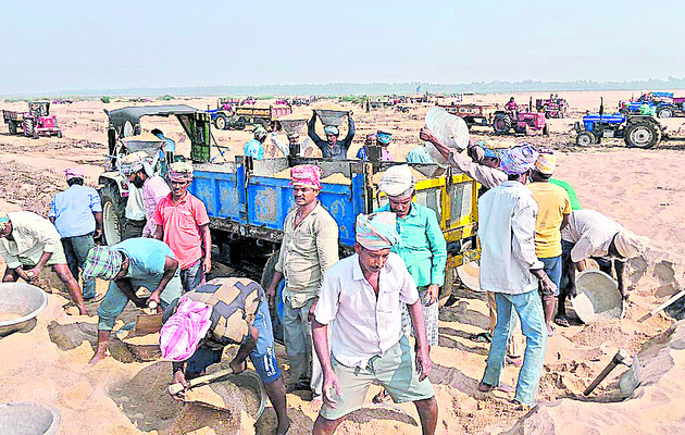 ఉచితంగా దోచేస్తున్నారు1