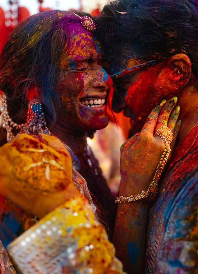 PV Sindhu shares haldi photos, showering love on her husband2