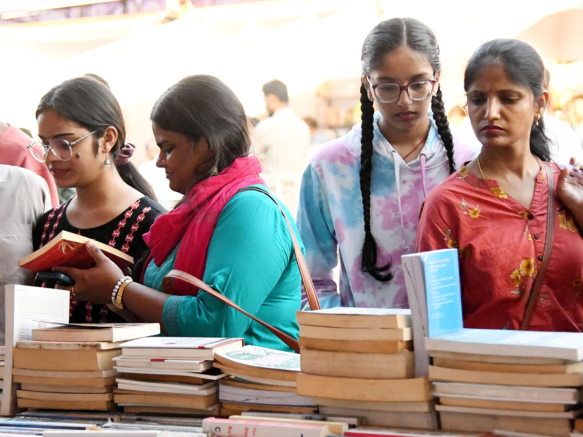 Hyderabad book fair 2024, photos goes viral10