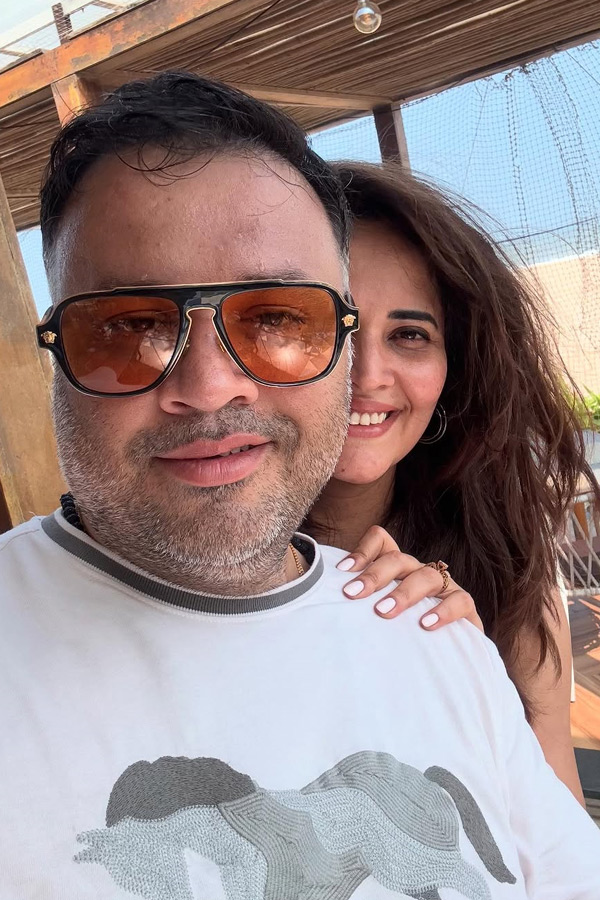 Anasuya Bharadwaj enjoys a vacation with her family Photos Viral8