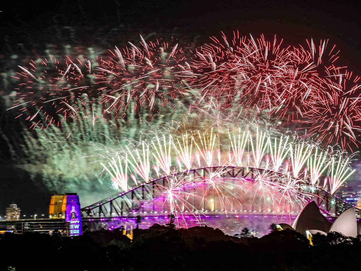 Australia, New Zealand welcome 2025 as New Years celebrations Photos4