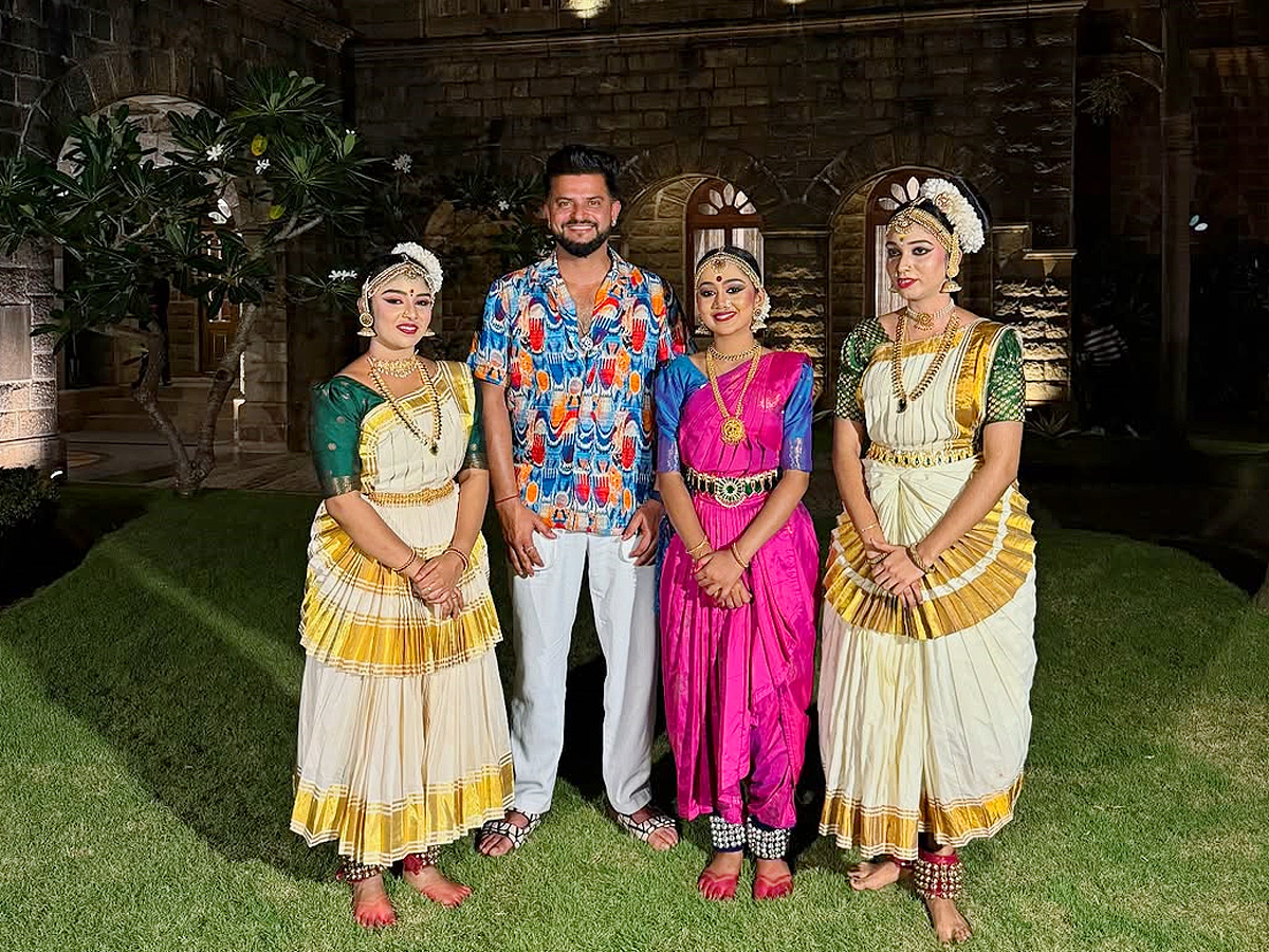 Suresh Raina Pays a Visit to Padmanabhaswamy Temple for Divine Blessings Photos10