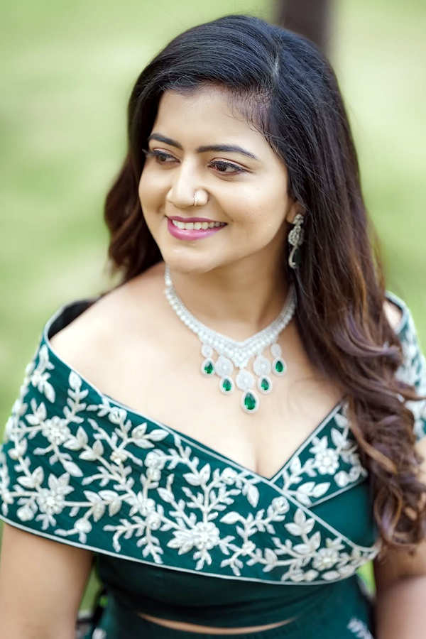 Anchor Shiva Jyothi Savithri Photos New Look Photos17