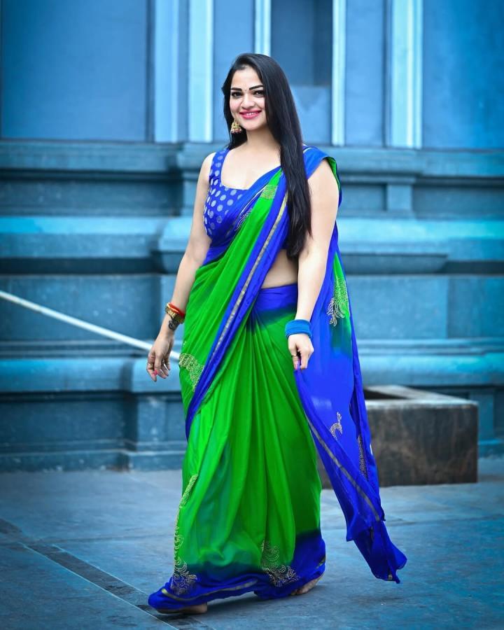 Bigg Boss Beauty Ashwini Saree Pics Goes Viral3