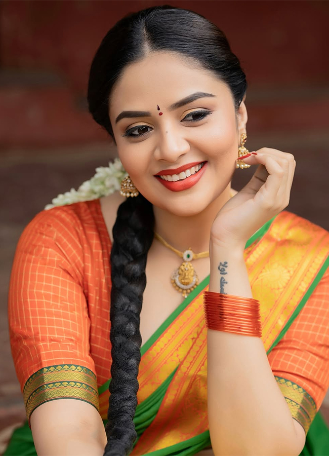 Anchor Sreemukhi New Photos HD20