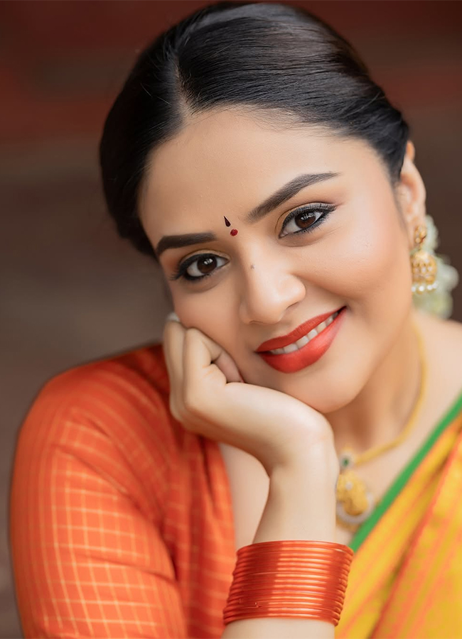 Anchor Sreemukhi New Photos HD21