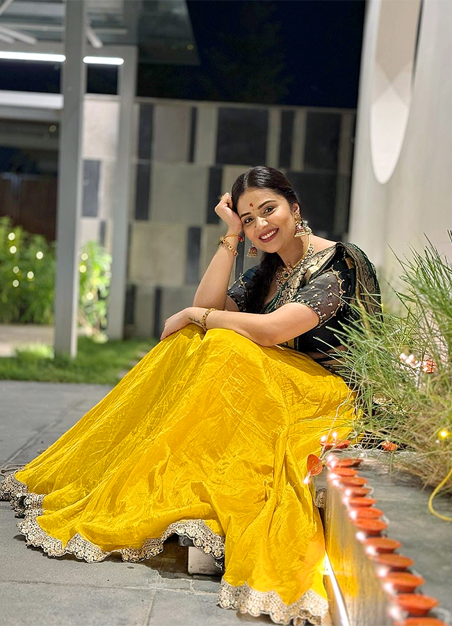 Anchor Sreemukhi New Photos HD4