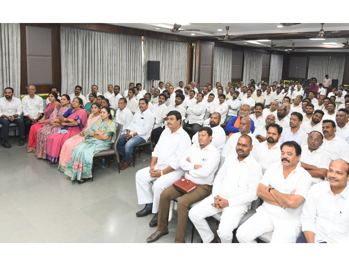 YS Jagan Interesting Comments at Srikakulam YSRCP Leaders Meeting Photos13