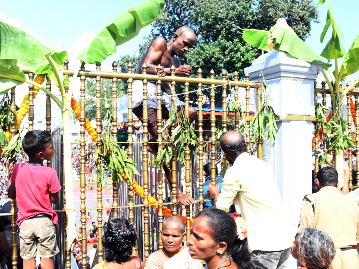 Tiruchanur Brahmotsavams grandly celebrated Panchamithirtham14