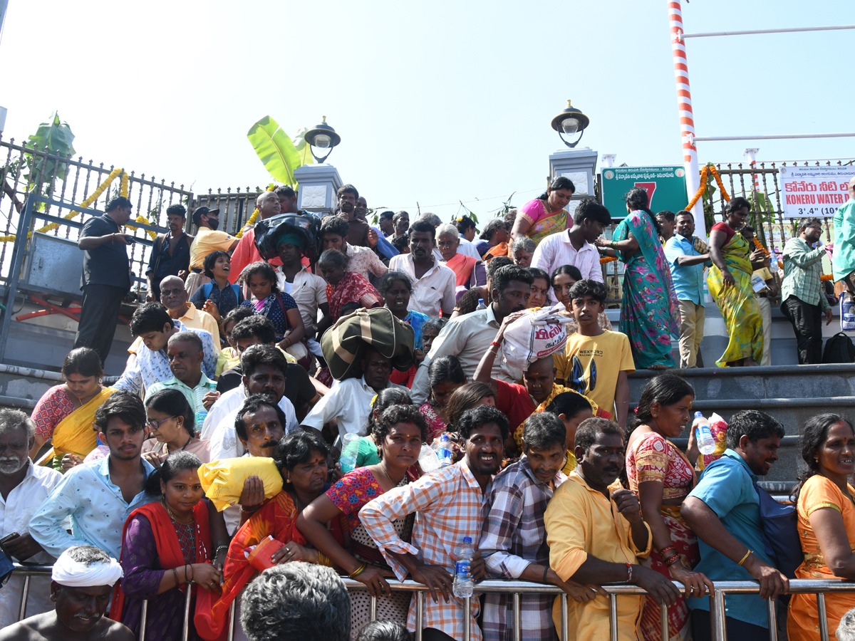 Tiruchanur Brahmotsavams grandly celebrated Panchamithirtham15