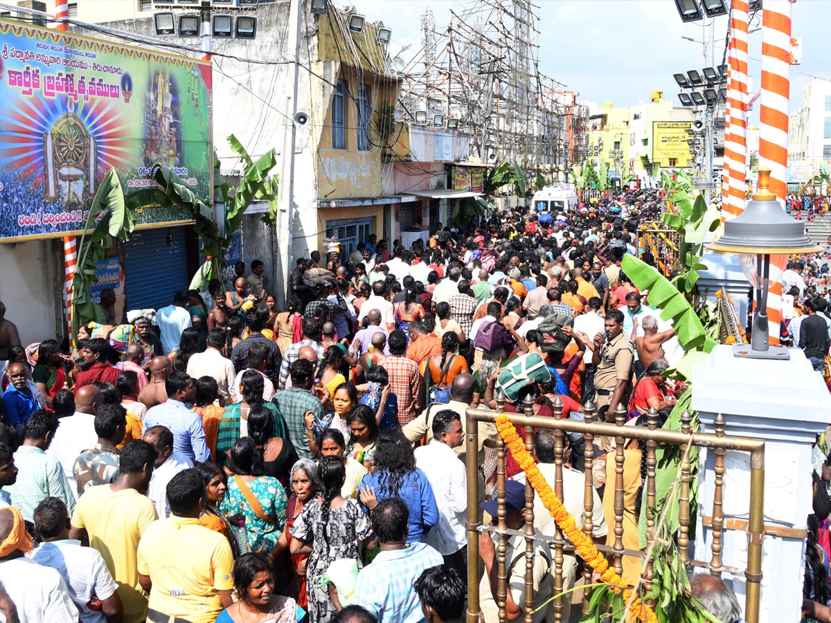 Tiruchanur Brahmotsavams grandly celebrated Panchamithirtham20