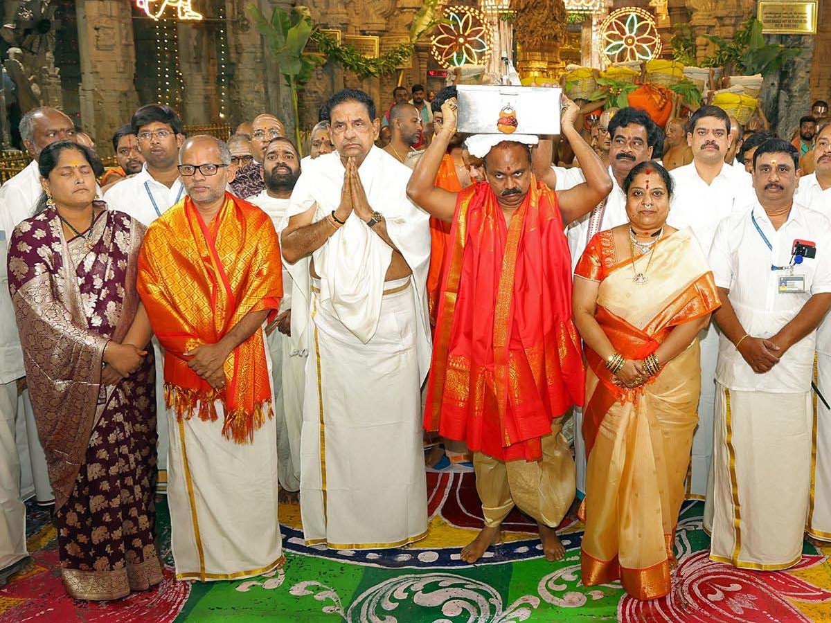 Tiruchanur Brahmotsavams grandly celebrated Panchamithirtham25