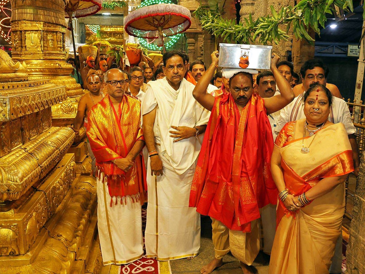 Tiruchanur Brahmotsavams grandly celebrated Panchamithirtham26