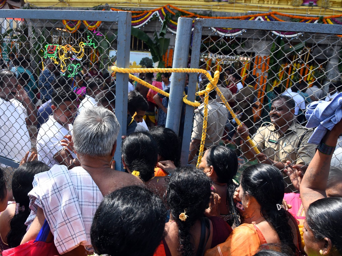 Tiruchanur Brahmotsavams grandly celebrated Panchamithirtham13