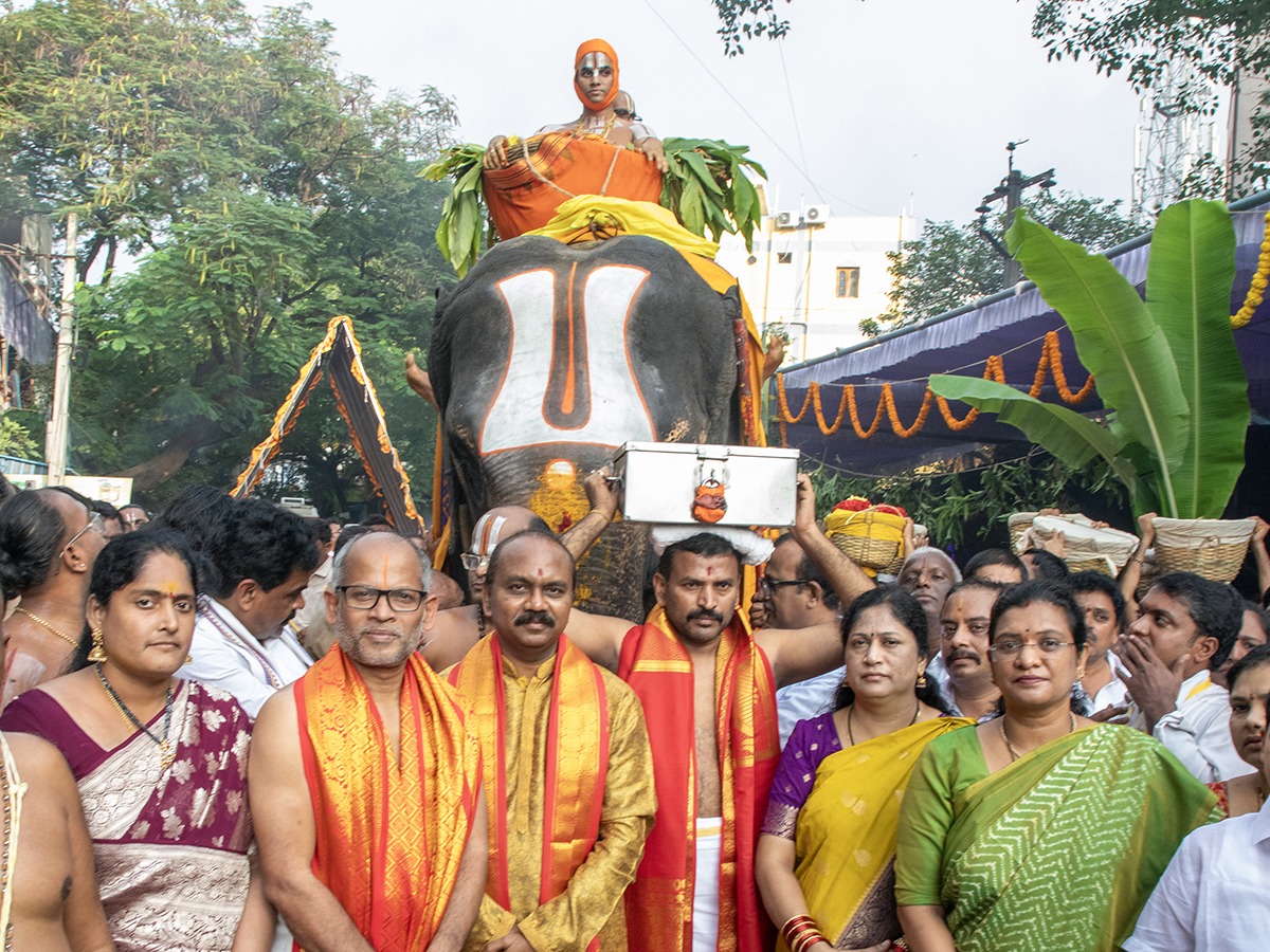 Tiruchanur Brahmotsavams grandly celebrated Panchamithirtham6