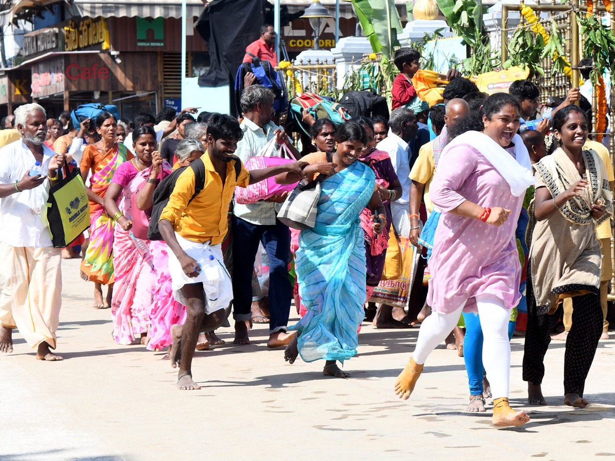 Tiruchanur Brahmotsavams grandly celebrated Panchamithirtham11