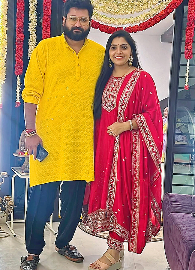 Telugu Actors Sai Kiran And Sravanthi Engaged photos goes viral16