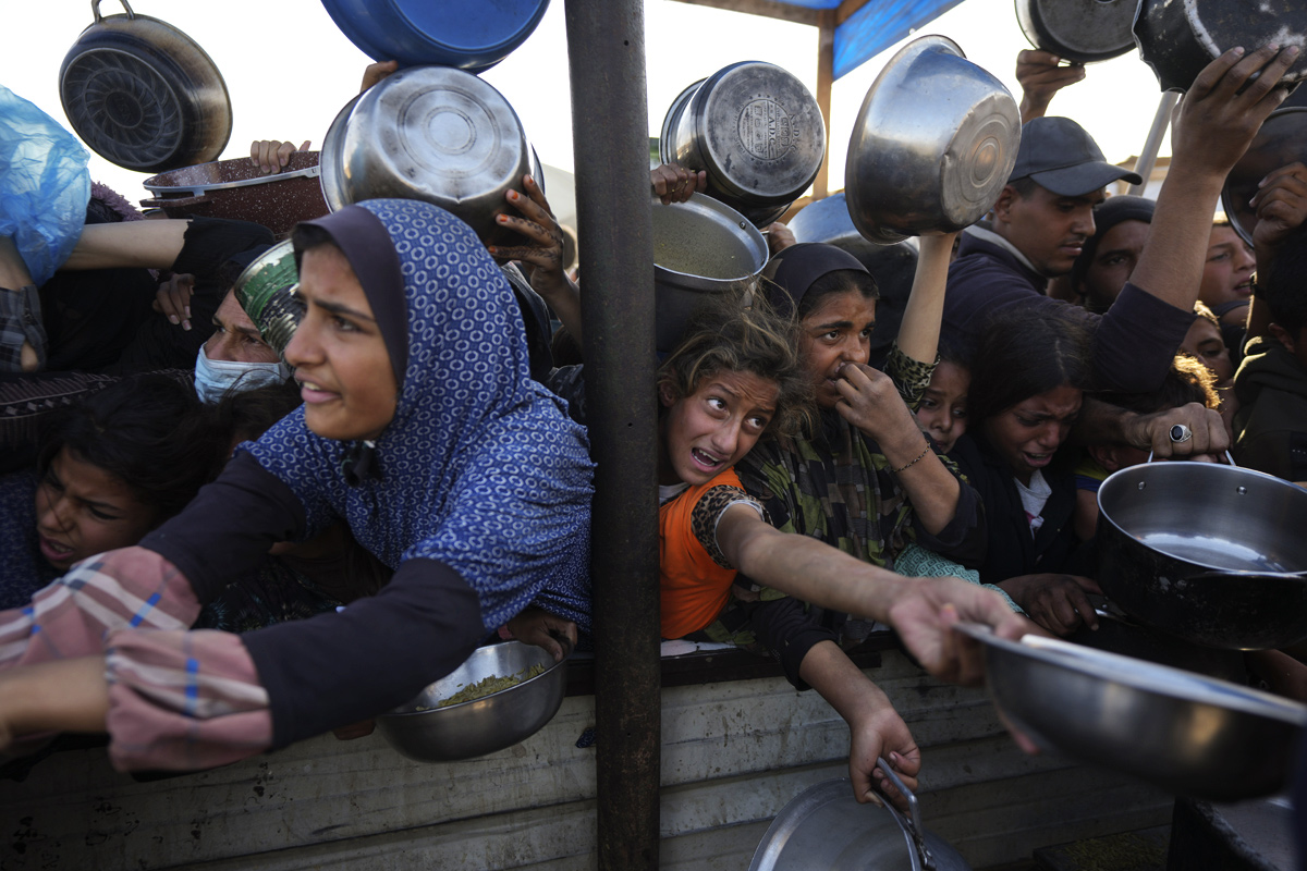 As Hunger Surges in Gaza, the Struggle to Find Food Turns Deadly16