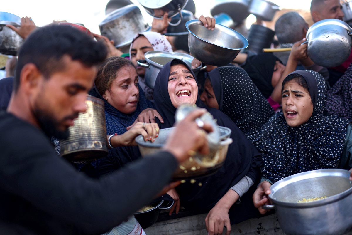 As Hunger Surges in Gaza, the Struggle to Find Food Turns Deadly10