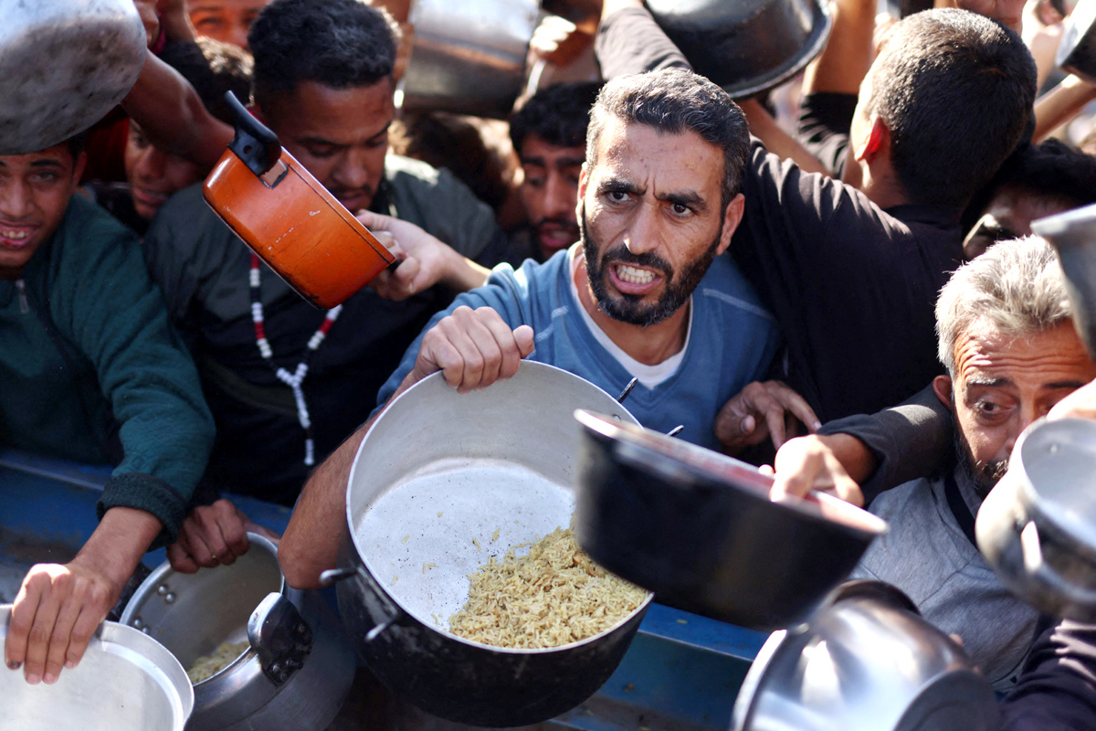 As Hunger Surges in Gaza, the Struggle to Find Food Turns Deadly11