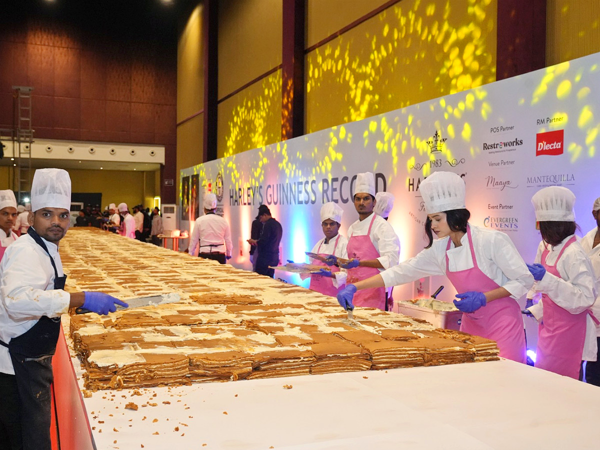 Bakers In Hyderabad Done Huge Size of 2254 Kg Russian Medovik Honey Cake, Creates Guinness Record photos10