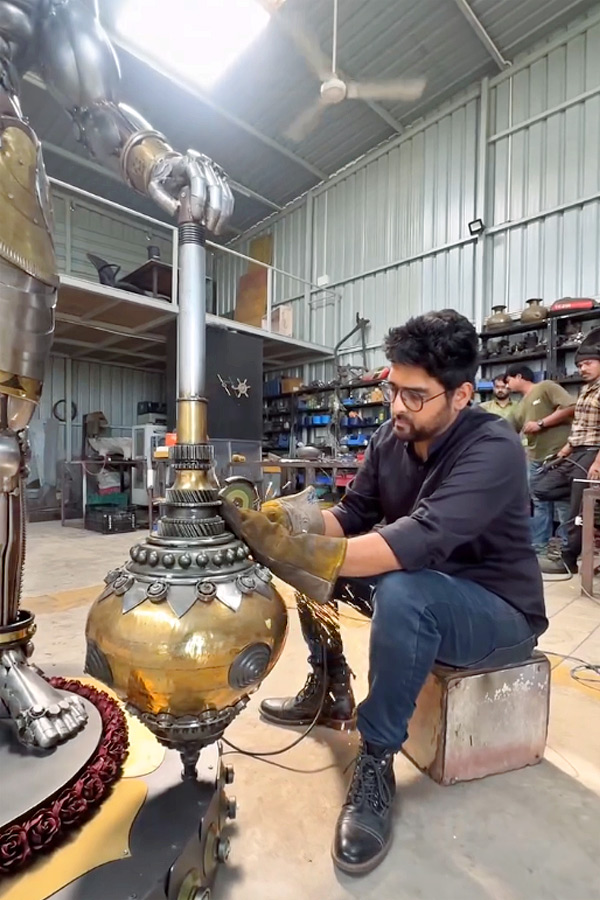 Indores Deval Verma turns scrap into sculptures Photos2