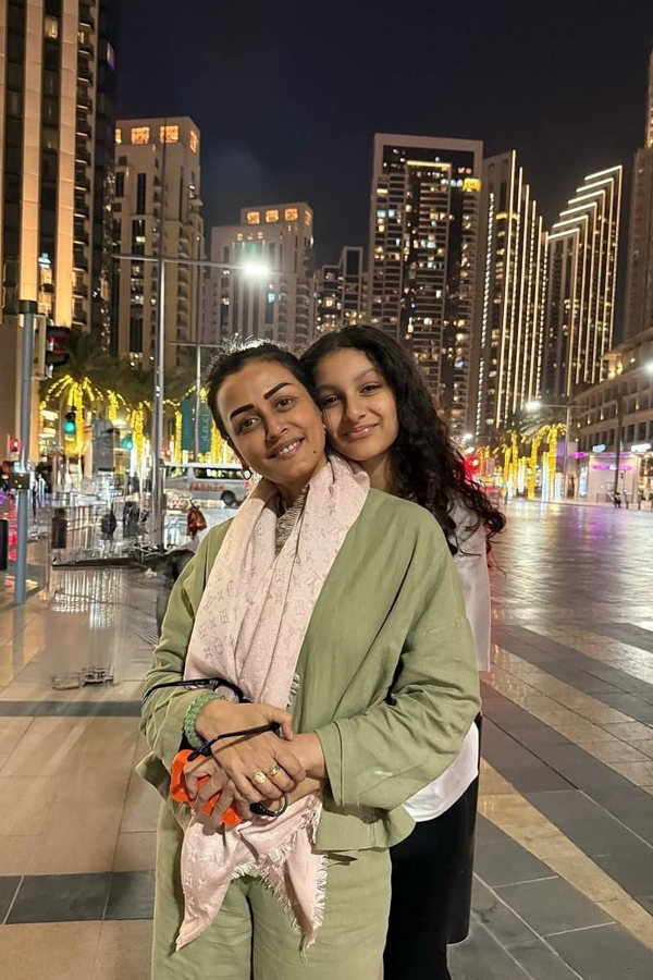 Namrata And Sitara Cute Photos From Their Dubai Tour2