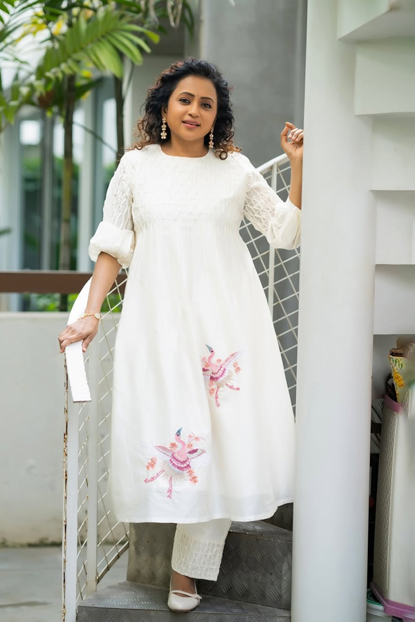 Tollywood Anchor Suma Kanakala Latest Fashionable Photos2