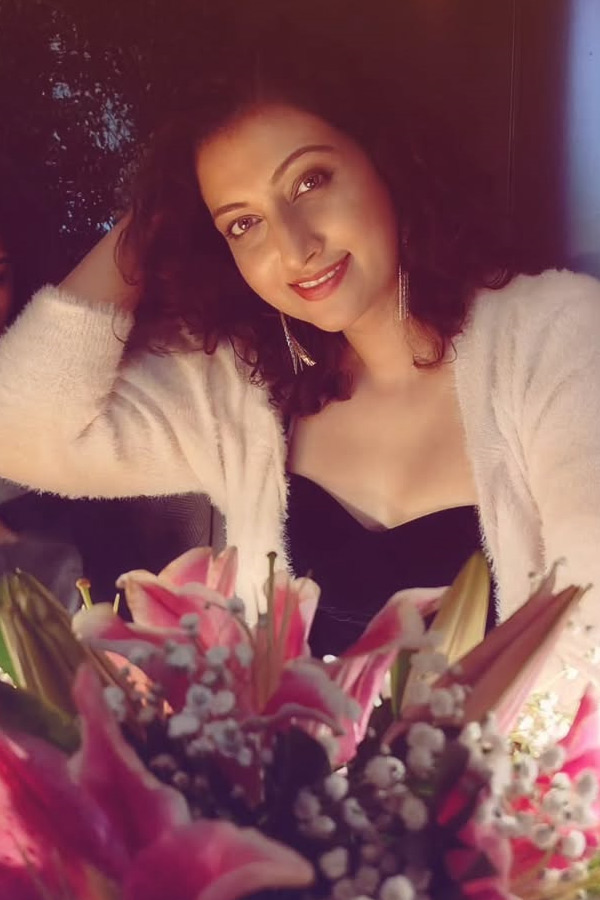 Intresting Facts About Beautiful Indian Model Hamsa Nandini Photos4