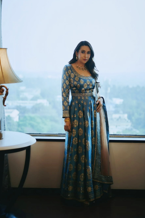 Bollywood Beauty Karisma Kapoor Fabulous Looks In Anarkali Dress3