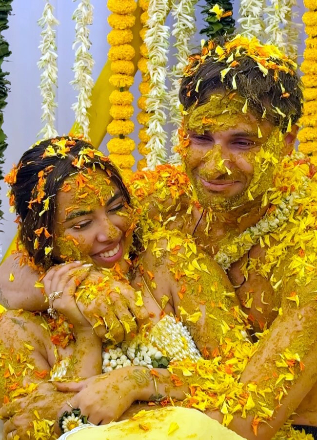 More beautiful than the bride Janhvi Kapoors sister kushi kapoor at the haldi celebrations8