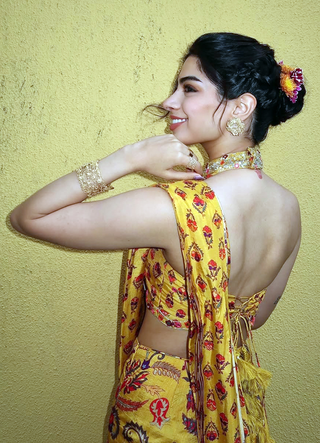 More beautiful than the bride Janhvi Kapoors sister kushi kapoor at the haldi celebrations9