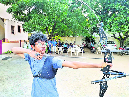 నలుగురిలో గొప్పగా..5