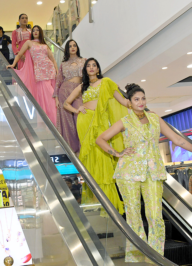 Hyderabad: Models shine at ethnic fashion show photos9