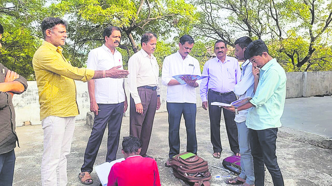 డీఐఈఓ ఆకస్మిక తనిఖీ
1