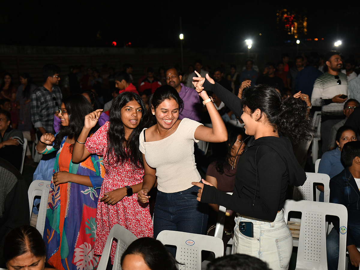 new year 2025 celebrations in hyderabad photos goes viral36