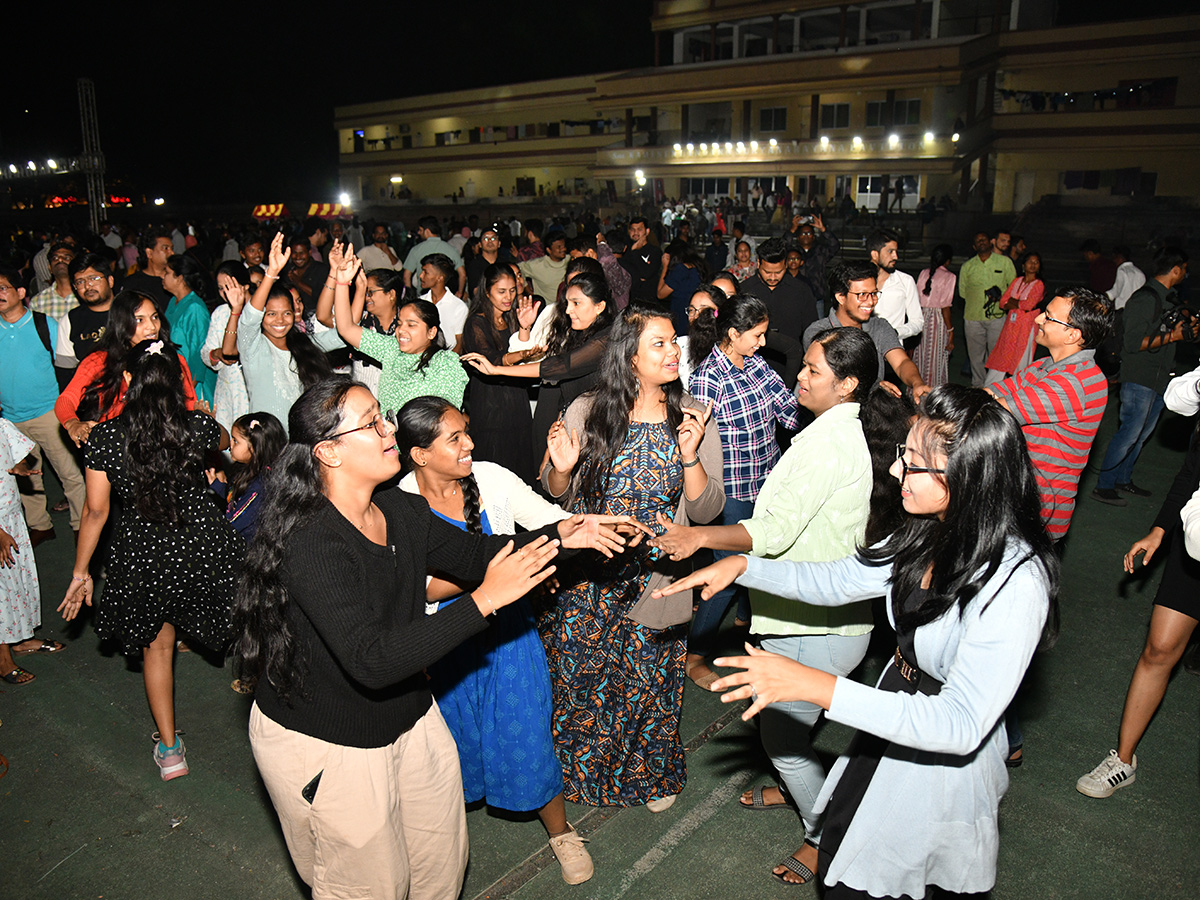 new year 2025 celebrations in hyderabad photos goes viral37