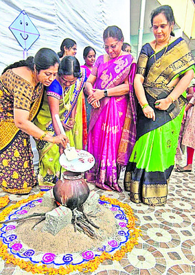 సంస్కృతి.. సంప్రదాయాలు అలవర్చుకోవాలి3