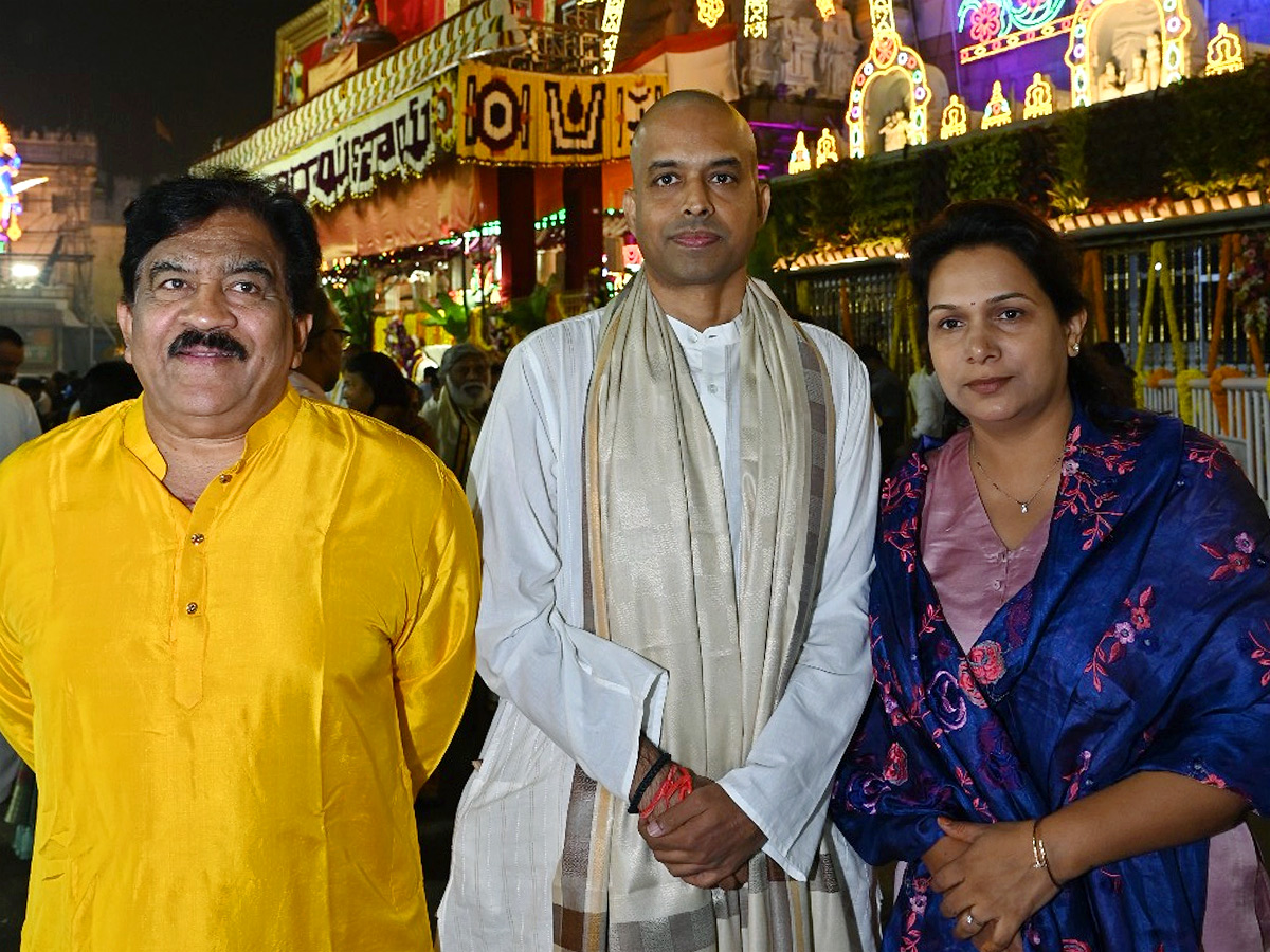 Celebrities Visited Tirumala Tirupati Temple On Occasion Of Vaikuntha Ekadashi Photos11